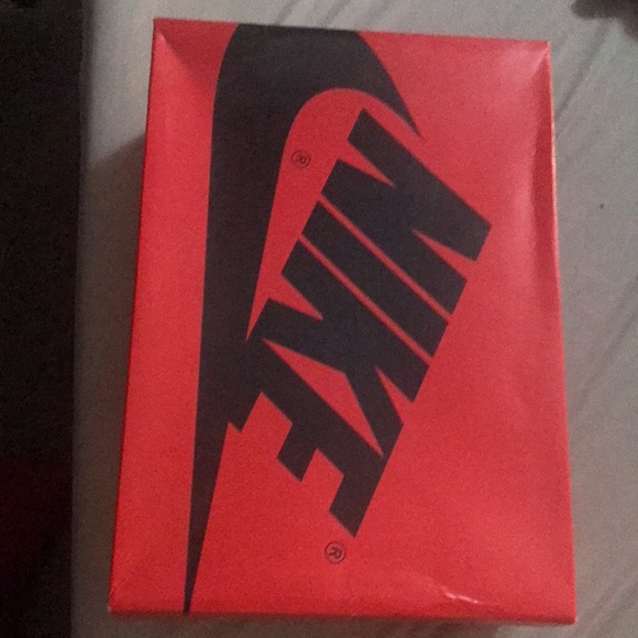 Jordan 1’s FEARLESS size 11 new with box - Picture 12 of 12